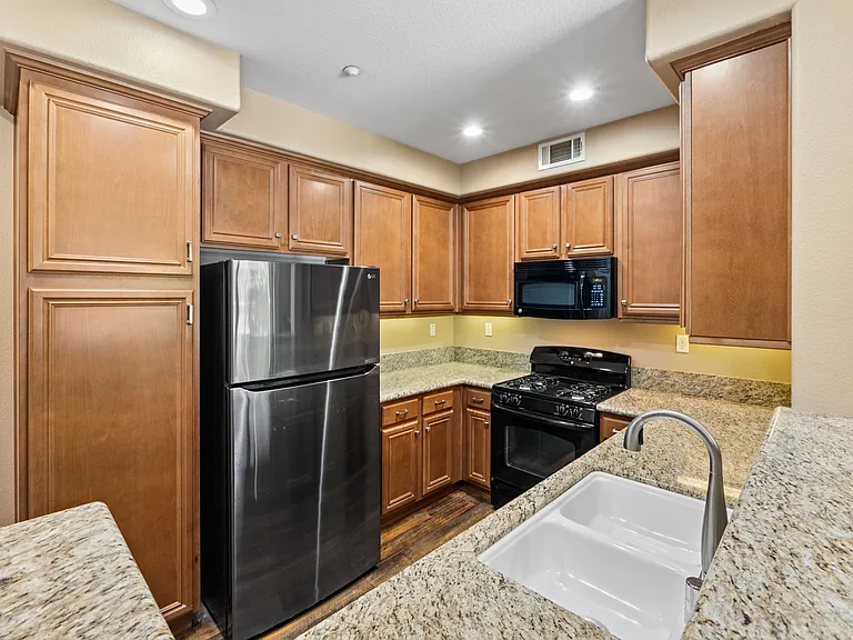 31035 Strawberry Tree Ln — Photo 9