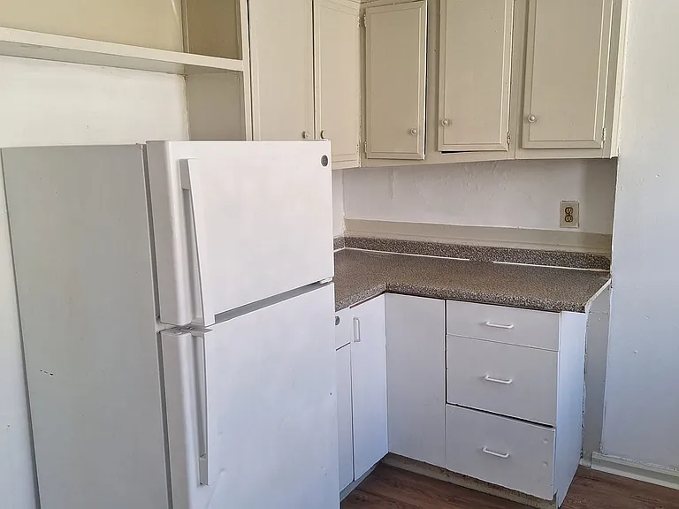 Lenox Apartments — Photo 4