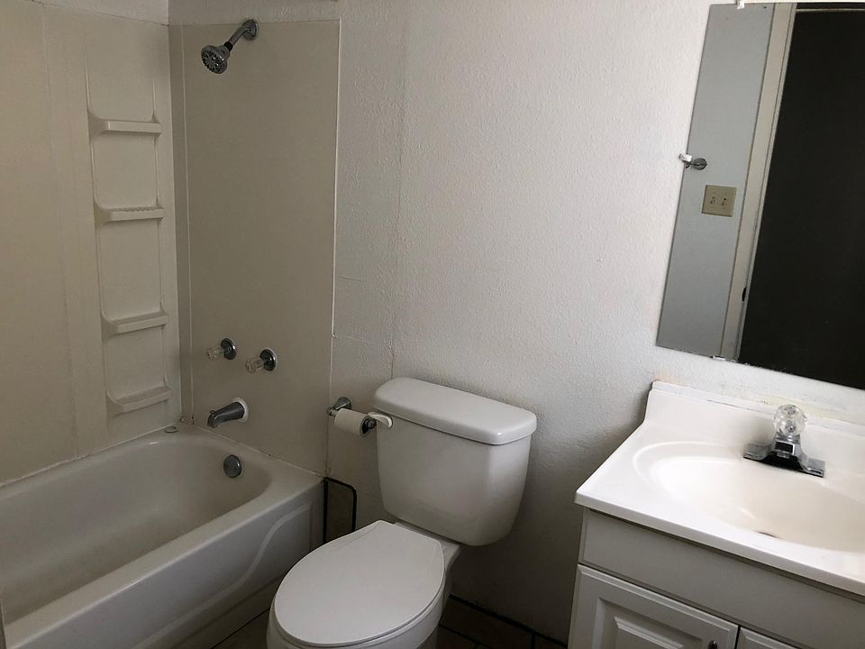 1st image of 1520 S Avenue O APT 4