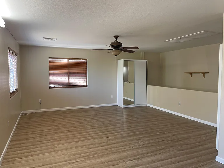 8436 S Otis Dr — Photo 6