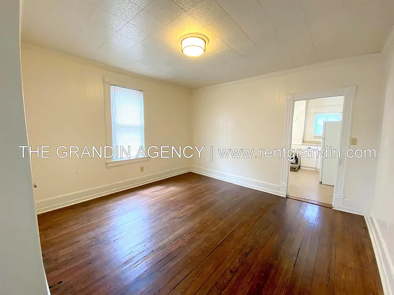 909 13th St SE — Photo 10