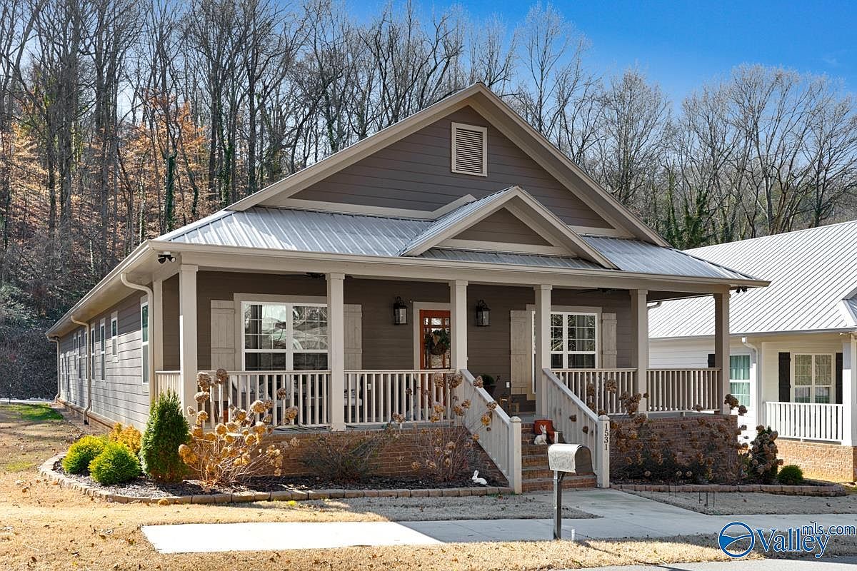 1531 Patterson St, Guntersville, AL 35976 Zillow