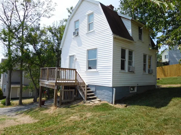 27 1/2 W Pitt St, Canonsburg, PA 15317