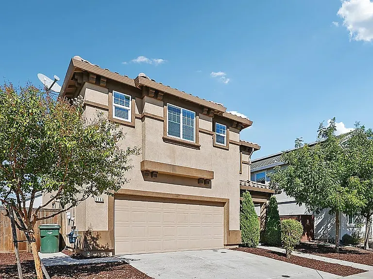 7185 Corvus Cir — Photo 1