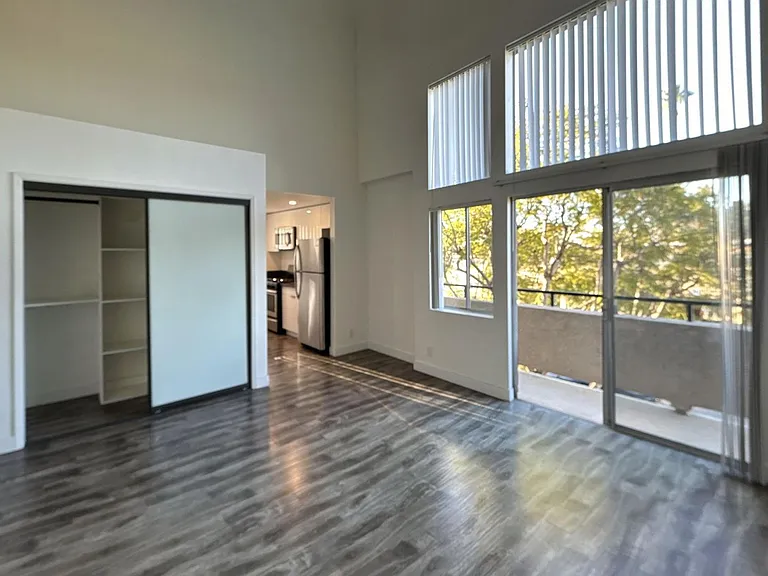 3710 Midvale Ave — Photo 3