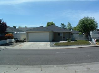 567 Village Dr, Central Point, OR 97502