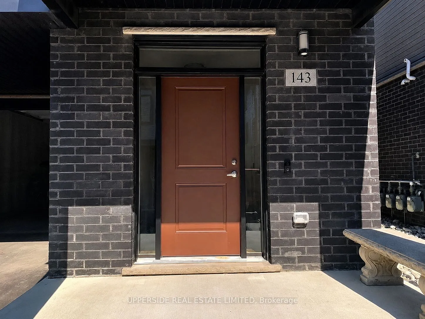 4 bed, $2,550 — Photo 1