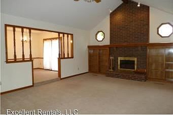 2nd image of 1781 SE Silkwood Ln