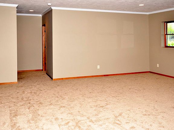 5th image of 9120 Medinah Dr