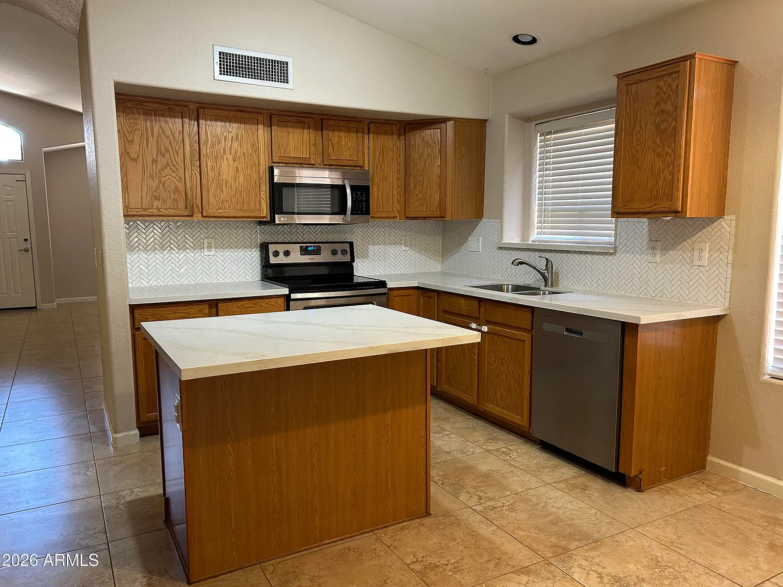 4 bed, 2.0 bath, 1782 sqft, $2,000 — Photo 4