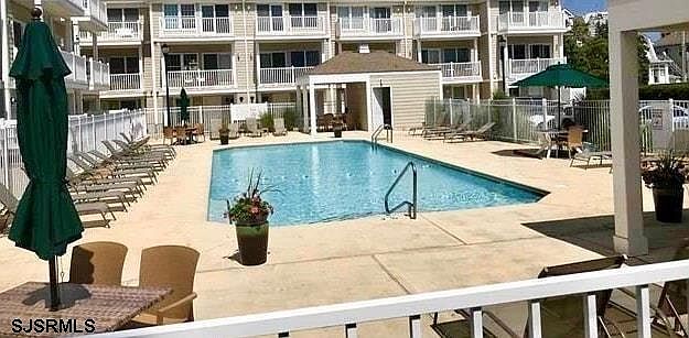 2nd image of 11 Chelsea Ct #11
