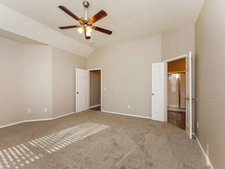 1630 Redwood Dr — Photo 10