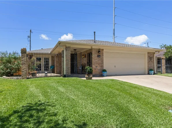 2911 Braeburn St, Bryan, TX 77802