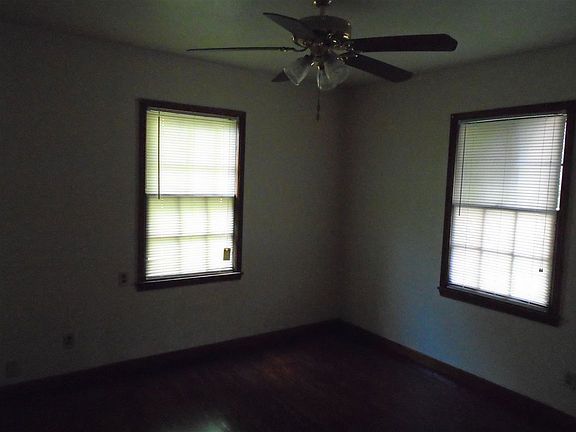 5th image of 2290 Earl St