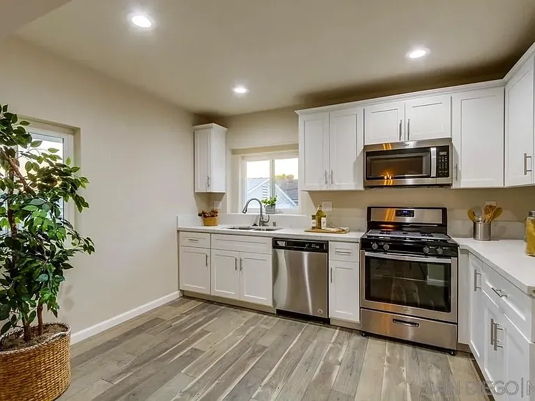 7021 Central Ave — Photo 2