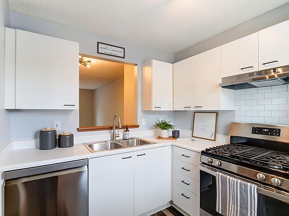 5th image of 169 Macenroe Dr #32C
