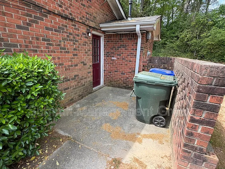 1035 Eastview Rd NE #A — Photo 17