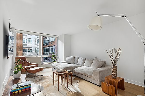 1st image of 450 W 17th St APT 405