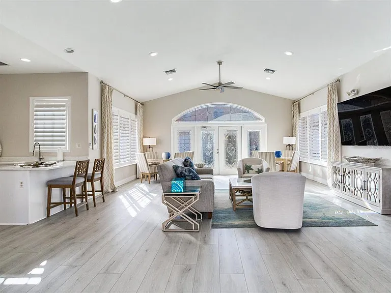 6302 Vista Verde Dr E — Photo 56