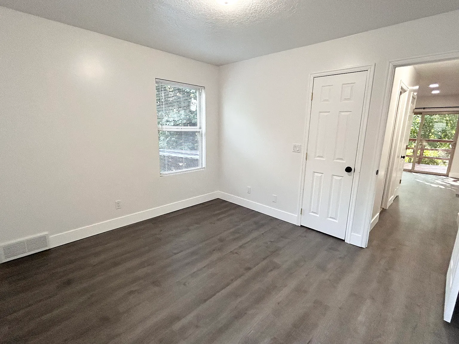 3720 S 2455 E — Photo 4