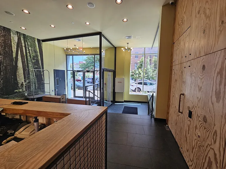 301 Sullivan Pl #2F — Photo 37