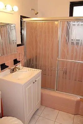 Rented by Bouklis Group | media 25