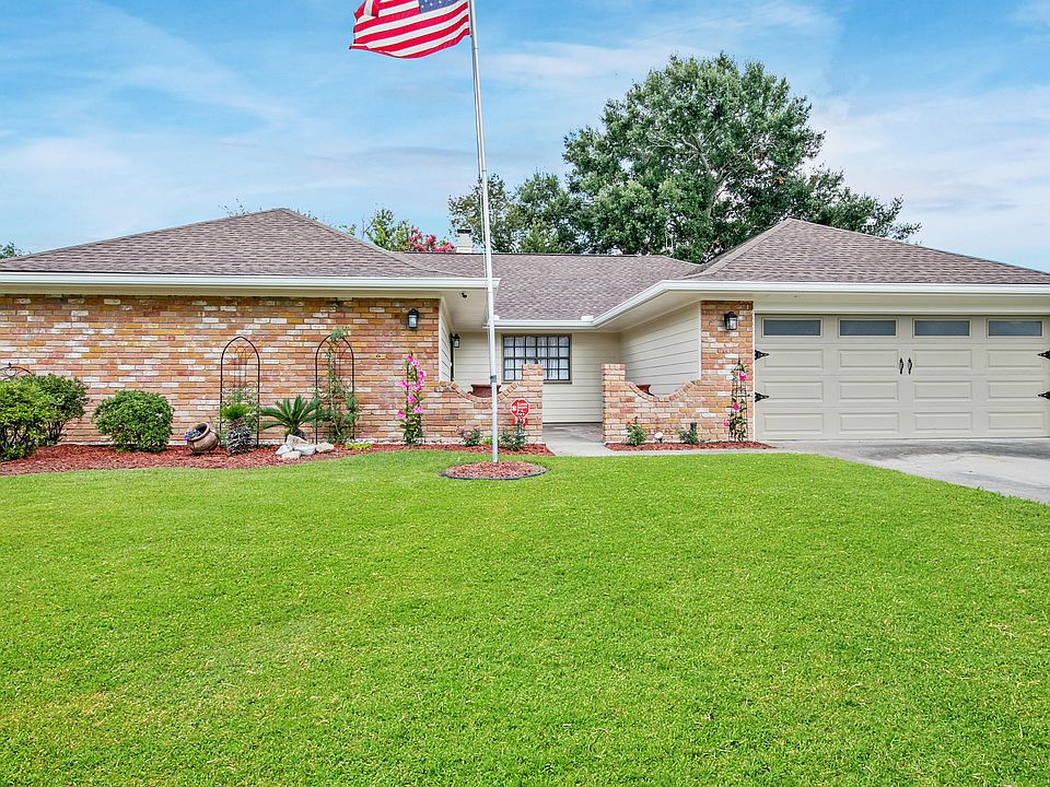 1st image of 203 Orgeron Dr