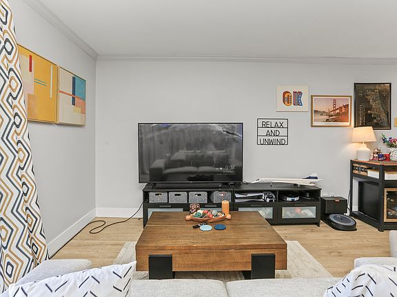4th image of 1236 Williamsport Dr Unit 3