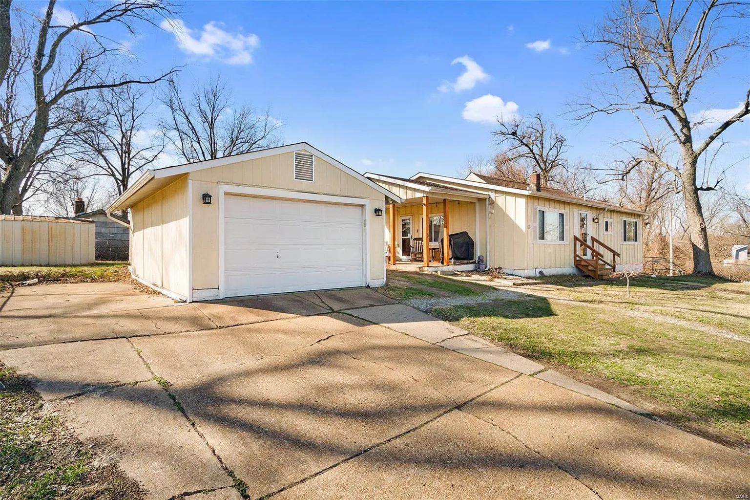 10636 Clarendon Ave photo 1