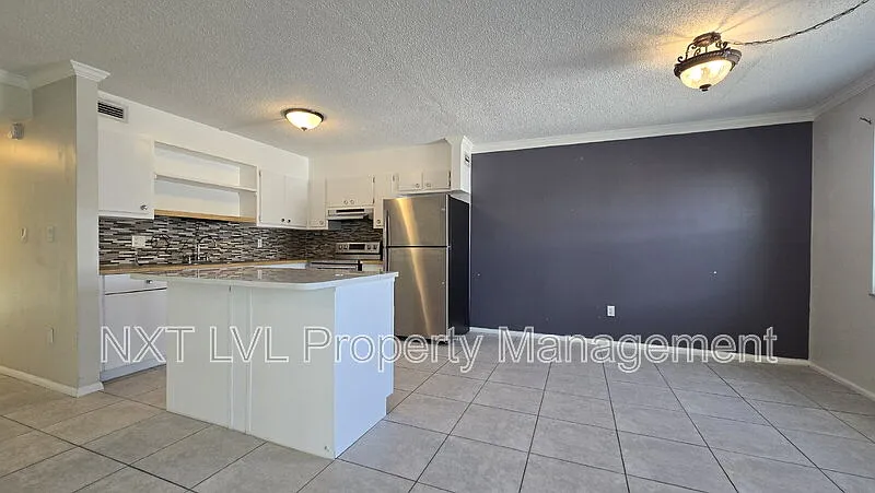 2 bed, 1.0 bath, 972 sqft, $1,395 — Photo 4