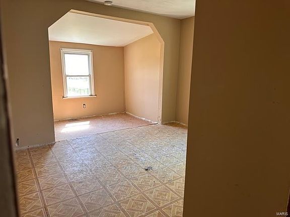 2nd image of 4517 Hamilton Ave