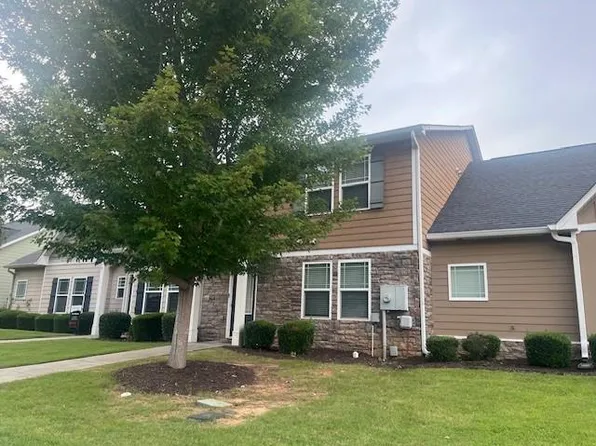 6165 Garden Cir, Douglasville, GA 30135