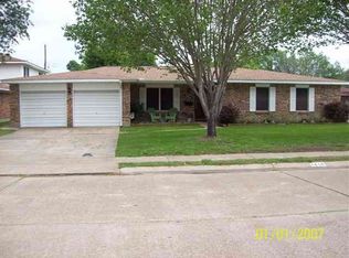 1414 Pine Ln, Port Neches, TX 77651