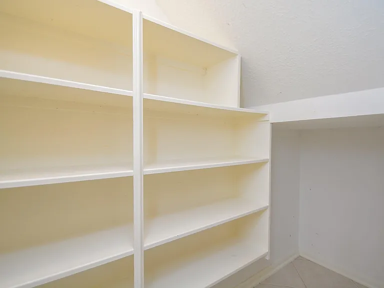 17415 Fountainview Cir — Photo 14