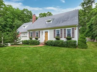 626 River Rd, Marstons Mills, MA 02648