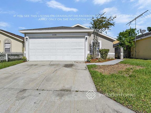 2nd image of 1028 Florida Holly Dr