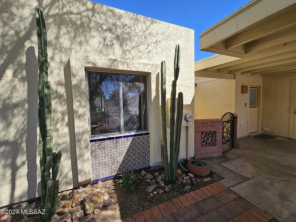 1st image of 315 N Calle Del Chancero