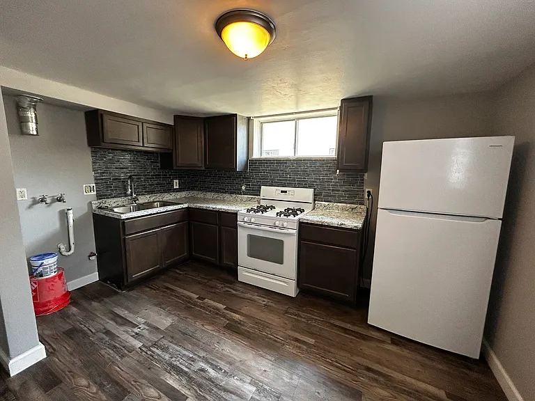 2920 N Woodbine Ter #2920 — Photo 9
