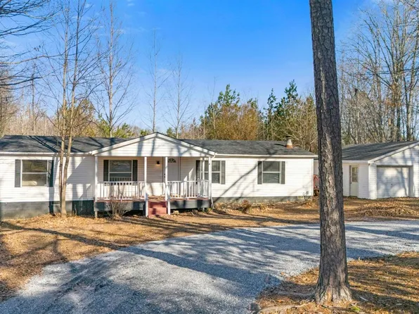 381 Hickeys Rd, Gretna, VA 24557