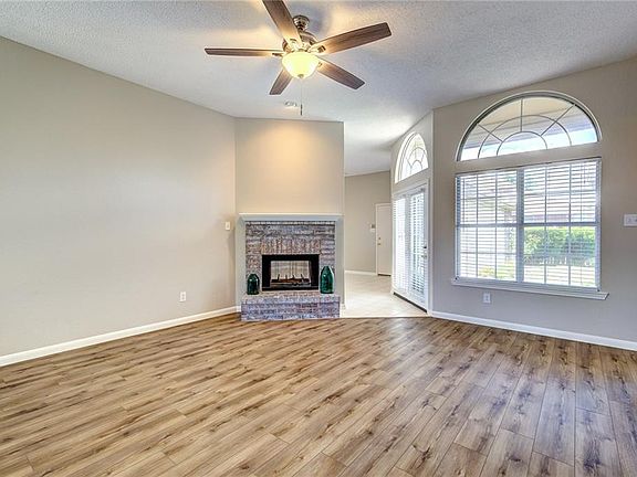 5th image of 4305 Sarasota Ln