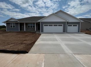 1596 Marie Ln, Green Bay, WI 54313