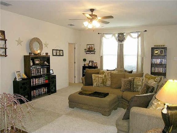 3rd image of 525 Zachum Dr