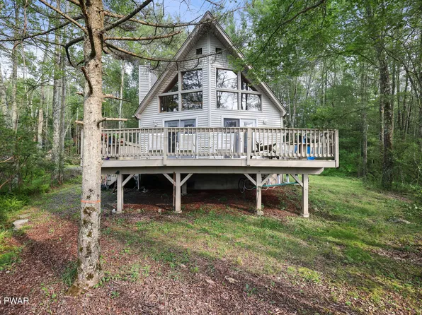 12 Oak Court, Newfoundland, PA 18445