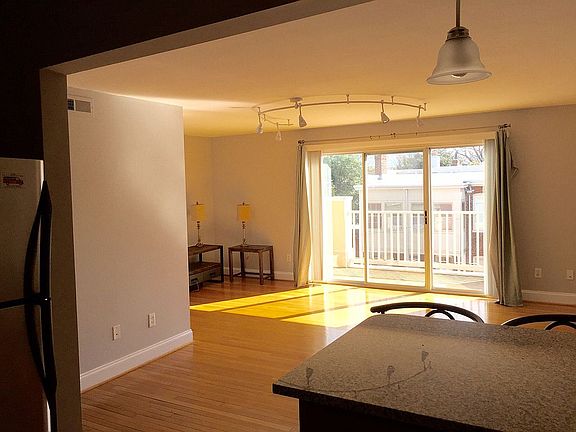 4th image of 2100 Grove Ave #U30