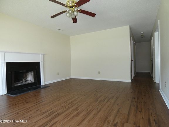 3rd image of 3050 Foxhorn Rd