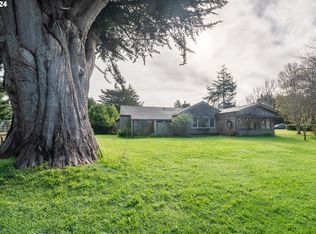 420 Klamath Ave SE, Bandon, OR 97411