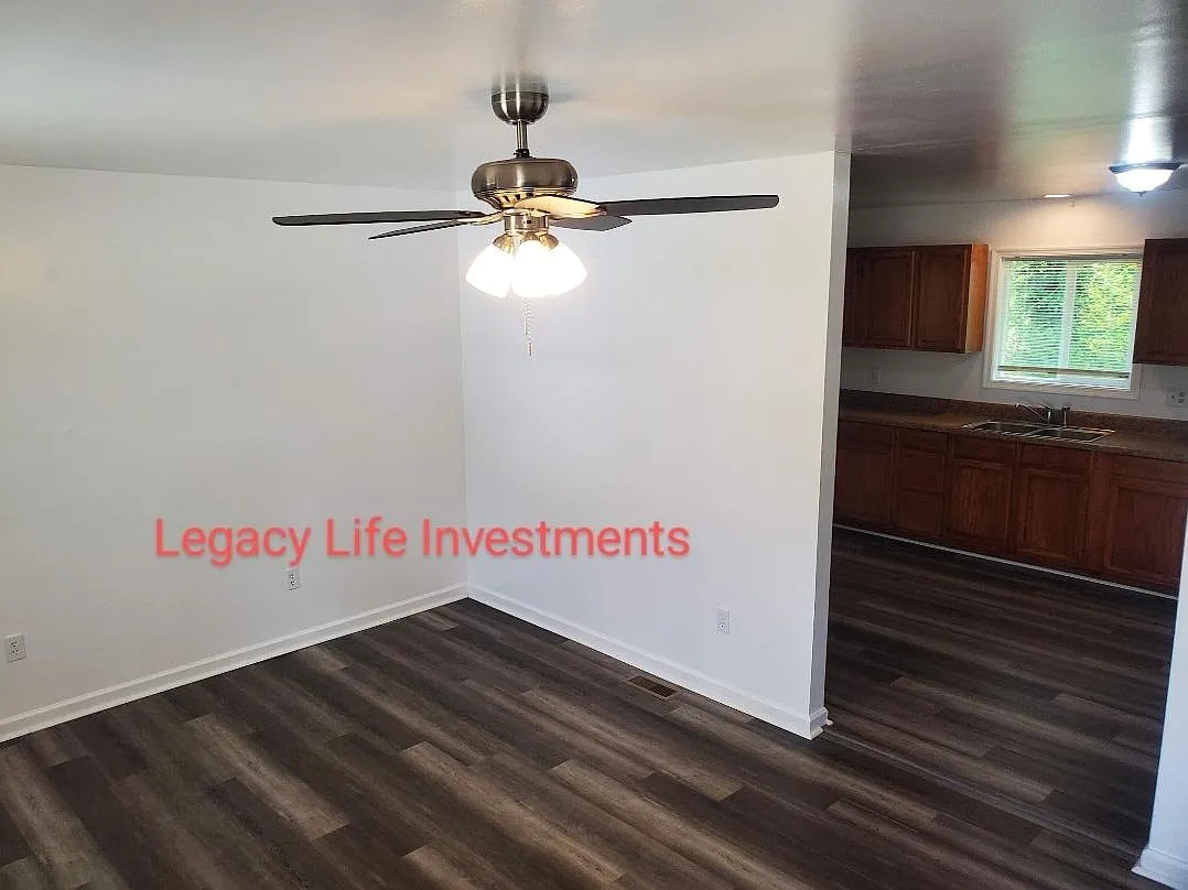 949 Irvington Rd — Photo 3