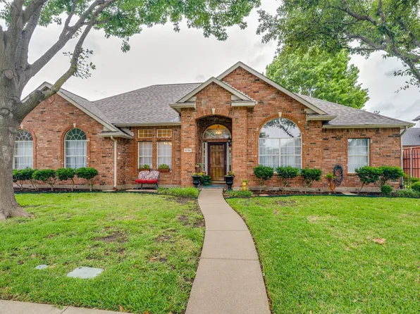 8706 Brookhollow Dr, Rowlett, TX 75089
