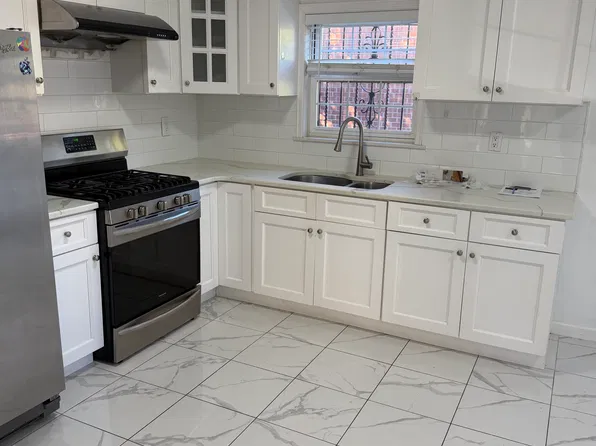 (undisclosed Address), College Pt, NY 11356