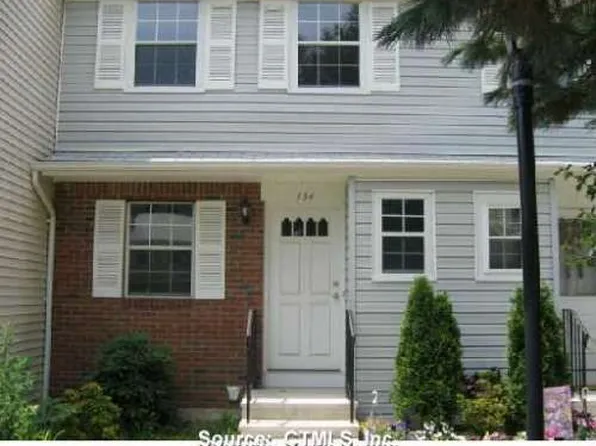 134 E Gate Ln, Hamden, CT 06514